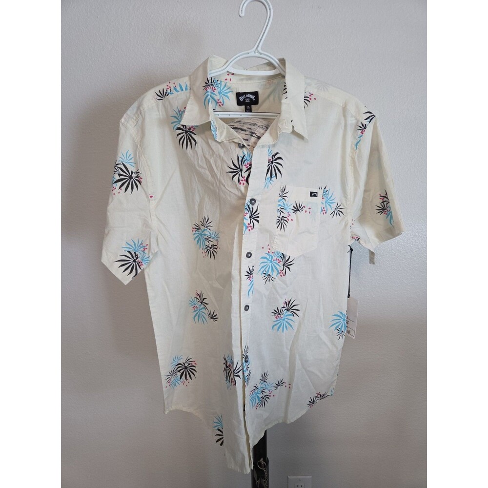 Billabong Button Up Shirt Size M Offwhite/Yellowish Color